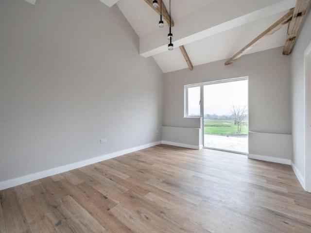 2 bedroom terraced bungalow to rent