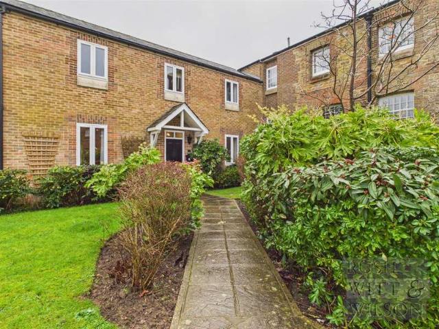 2 Bedroom End Of Terrace House
