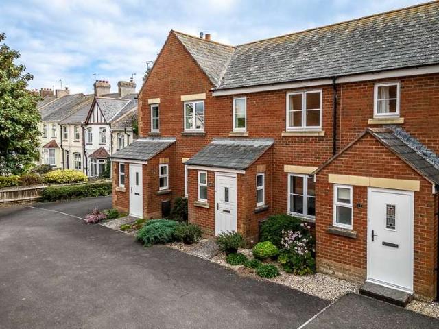 3 Bedroom Terraced House