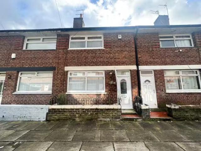 2 bedroom terraced house for rent in 75 forfar road, old swan.
