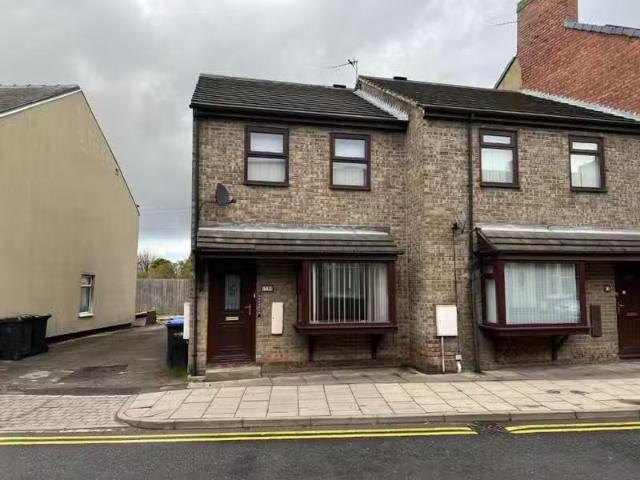 2 bedroom terraced house for rent in Collingwood Street, Cound.