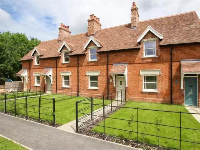 2 bedroom terraced house for rent in Cambridge Road, Madingley.