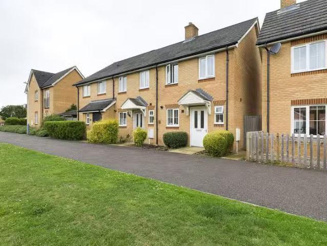 2 bedroom terraced house for rent in Campbell Walk, Hawkinge.