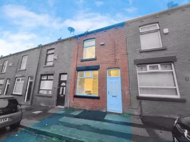 2 bedroom terraced house for rent in Canada Street, Halliwell.