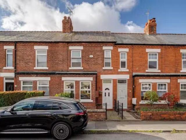 2 bedroom terraced house for rent in Clare Avenue, Hoole, CH2