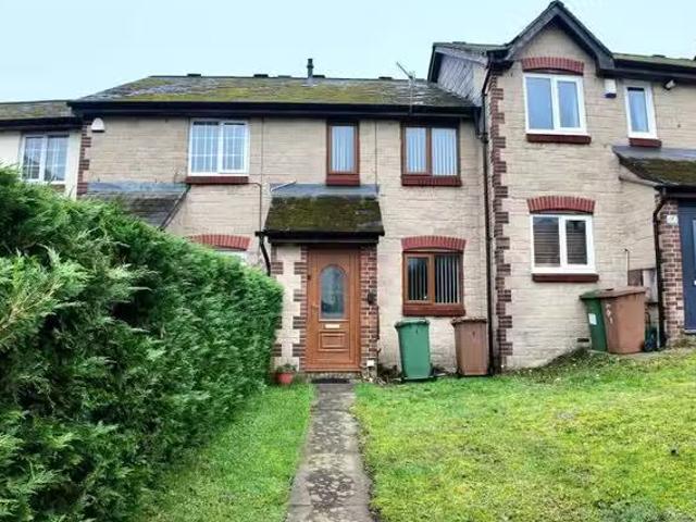 2 bedroom terraced house for rent in Clos Llyswen, Penpedairhe.