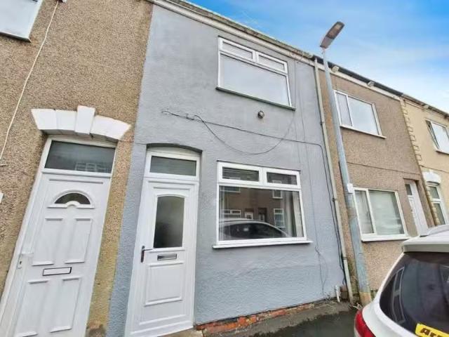 2 bedroom terraced house for rent in Anderson Street, Grimsby.