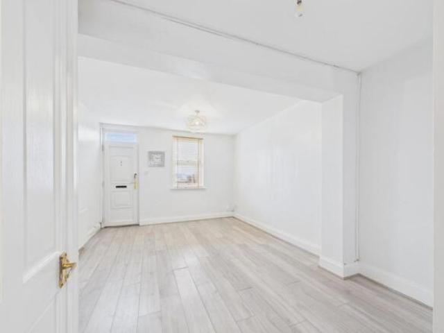 2 bedroom terraced house for rent in Andover Street, Swindon, SN1 5HX, SN1