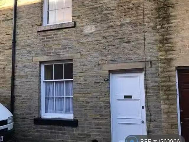 2 bedroom terraced house for rent in Ada Street, Shipley, BD18
