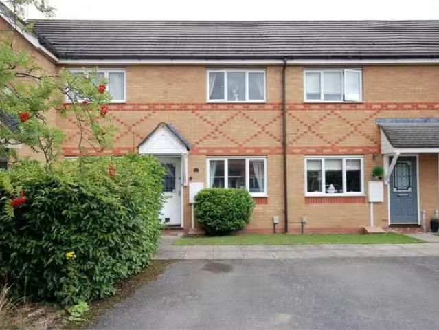 2 bedroom terraced house for rent in Ajax Close, Waterside, Ru.