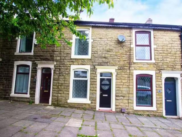 2 bedroom terraced house for rent in Alfred Street, Darwen, BB3
