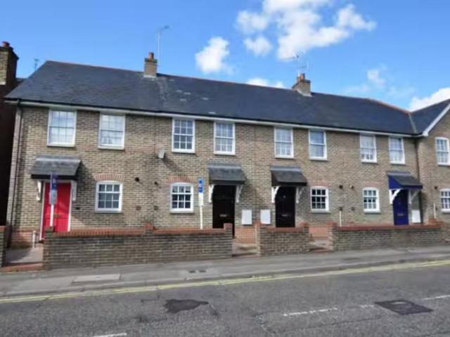 2 bedroom terraced house for rent in Arbour Lane, Chelmsford.