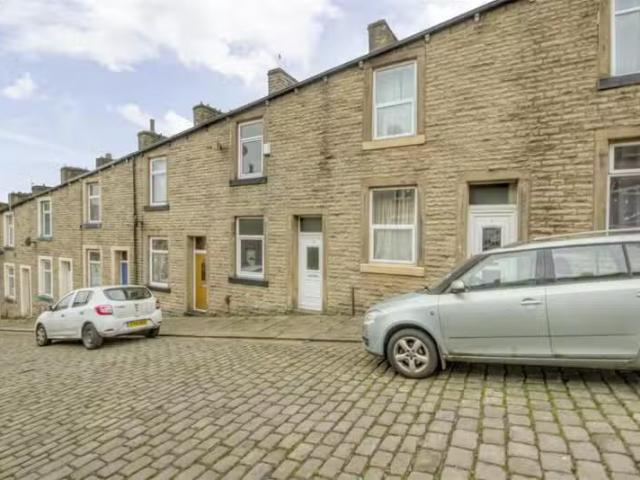 2 bedroom terraced house for rent in Basil Street, Colne, BB8