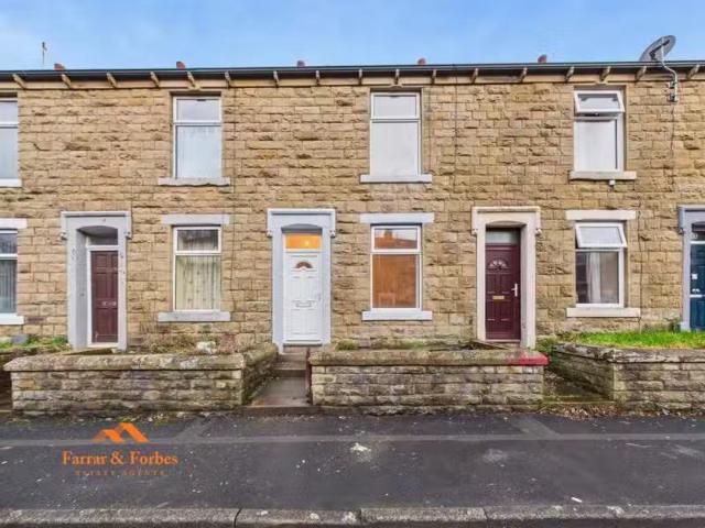2 bedroom terraced house for rent in Belfield Road, Accrington.