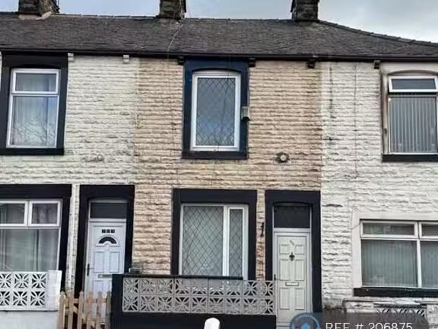 2 bedroom terraced house for rent in Briercliffe Road, Burnley.