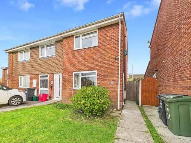 2 bedroom terraced house for rent in Butterfield Park, Clevedo.