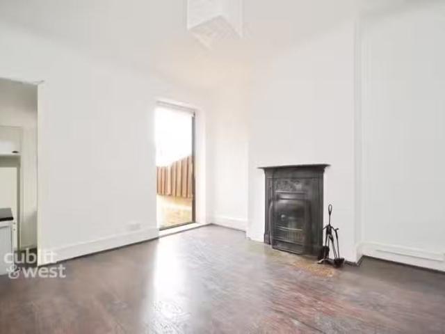 2 bedroom terraced house for rent in Godstone Road, Whyteleafe.