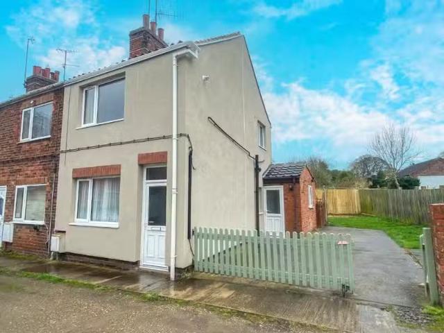 2 bedroom terraced house for rent in Green Lane, Barton Upon H.