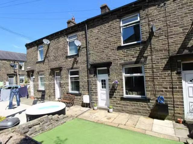 2 bedroom terraced house for rent in Green Street, Oxenhope, K.