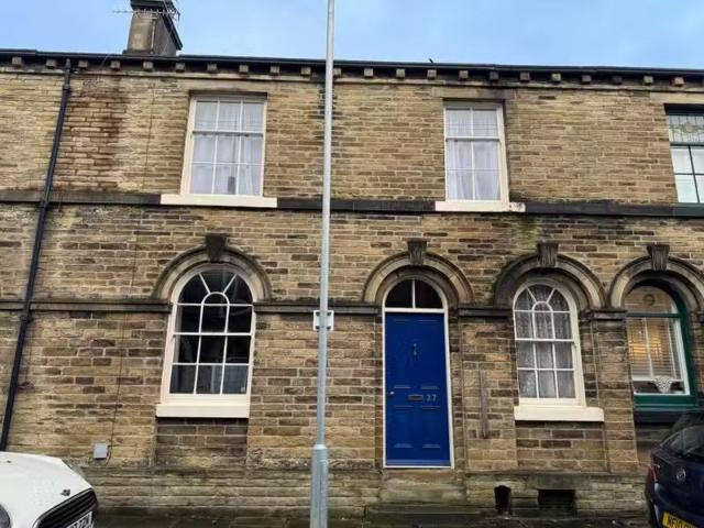 2 bedroom terraced house for rent in Dove Street, Saltaire, BD18