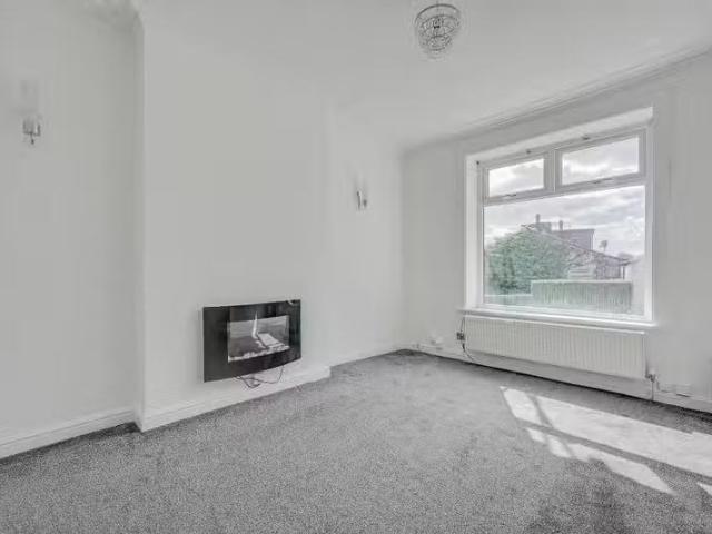2 bedroom terraced house for rent in Darwen Road, Bolton, Grea.