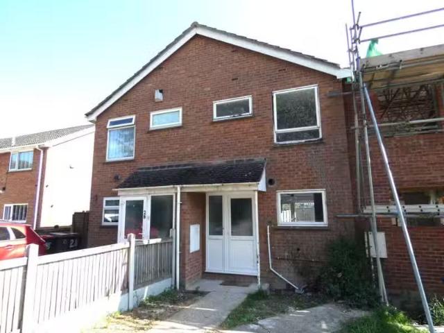 2 bedroom terraced house for rent in Field Avenue, Canterbury.