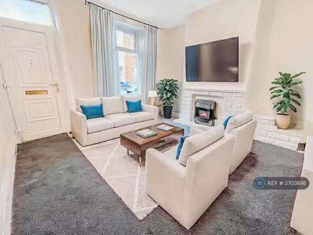 2 bedroom terraced house for rent in Fraser Street, Burnley, B.