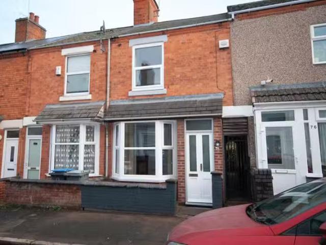 2 bedroom terraced house for rent in King Edward Road, Rugby.