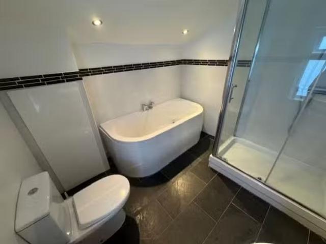 2 bedroom terraced house for rent in King Street, Penarth, CF64