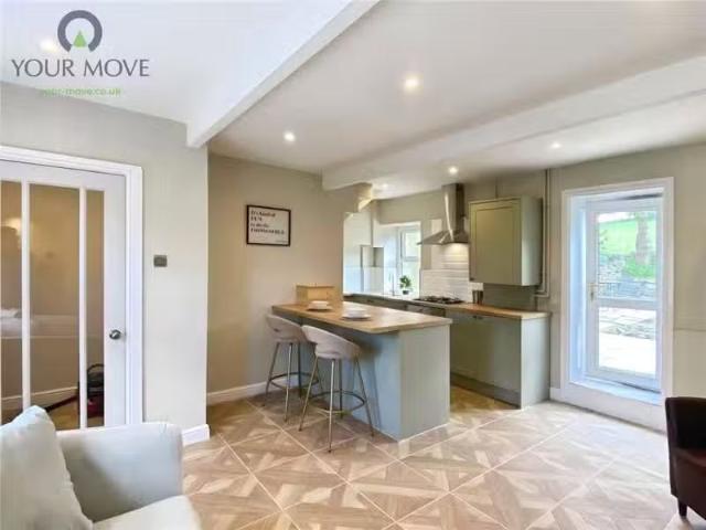 2 bedroom terraced house for rent in Haworth Road, Cross Roads.