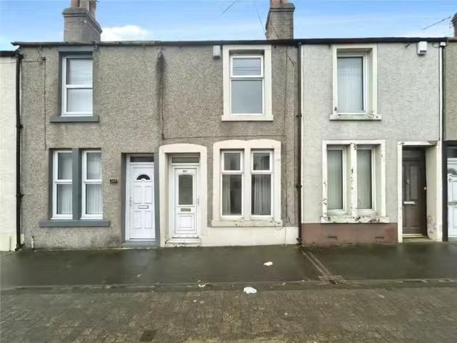 2 bedroom terraced house for rent in Harrington Road, Workingt.