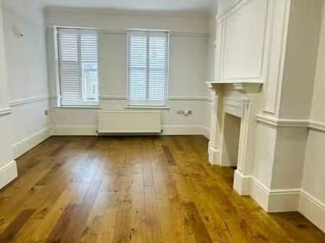 2 bedroom terraced house for rent in Hermon Hill, London, E11