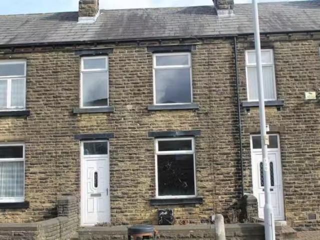 2 bedroom terraced house for rent in Huddersfield Road, Wyke.