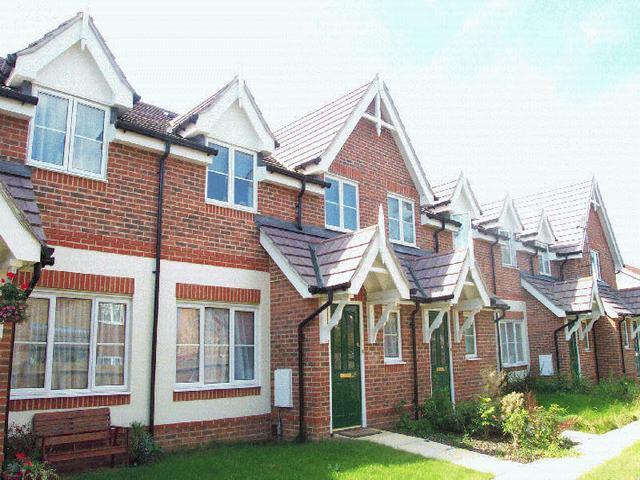 2 Bedroom Terraced House for rent in Huntington Place, Langley