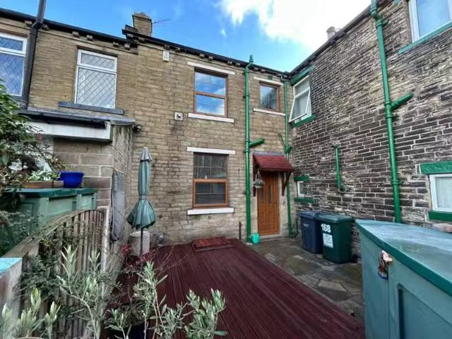 2 bedroom terraced house for rent in Idle Road, Bradford, West.