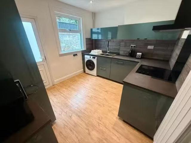 2 bedroom terraced house for rent in Islington Road, Bristol.