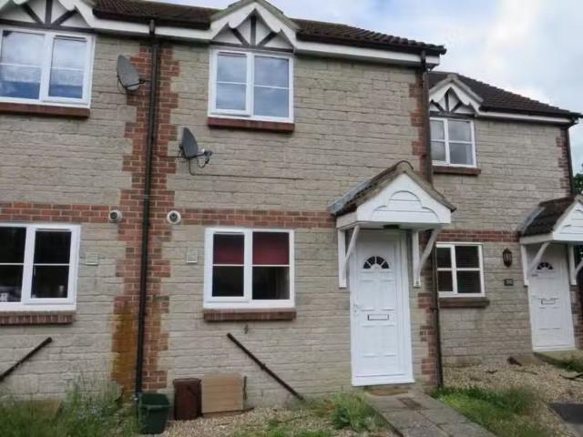 2 bedroom terraced house for rent in Oxendale, Street, Somerse.