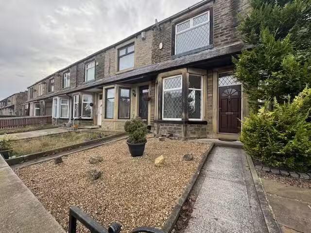 2 bedroom terraced house for rent in Langroyd Road, Colne, BB8