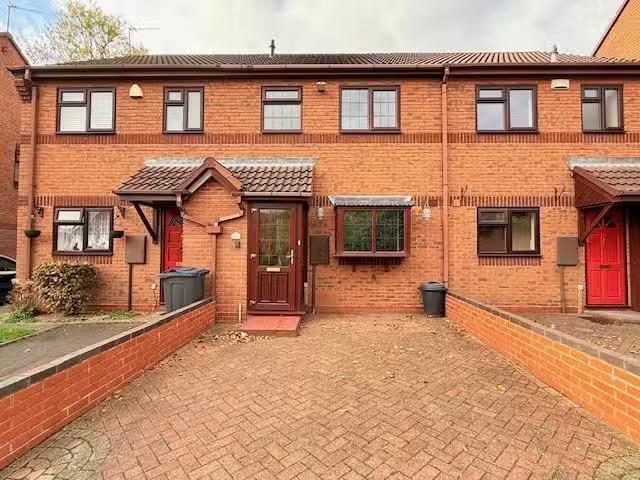 2 bedroom terraced house for rent in Lennox Grove, Sutton Cold.