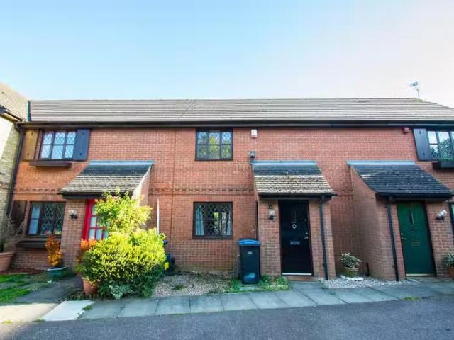 2 bedroom terraced house for rent in Mallards Rise, Harlow, CM17