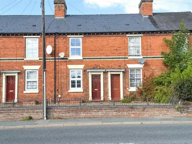2 bedroom terraced house for rent in Minster Road, Stourport.