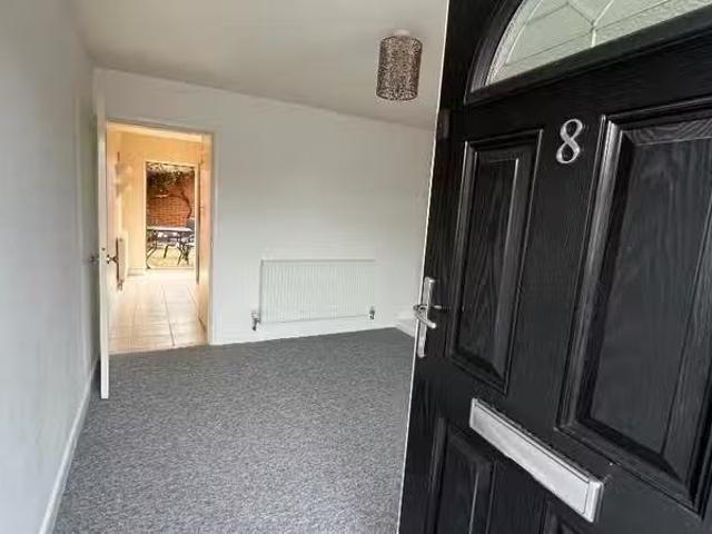 2 bedroom terraced house for rent in Mulberry Street, Stratfor.