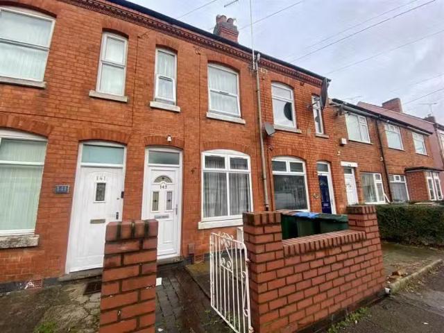 2 bedroom terraced house for rent in North Street, Stoke, Cove.