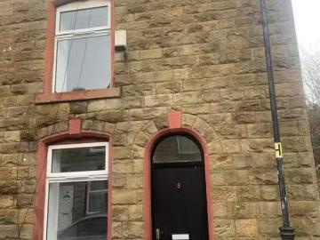 2 bedroom terraced house for rent in South Shore Street, Churc.