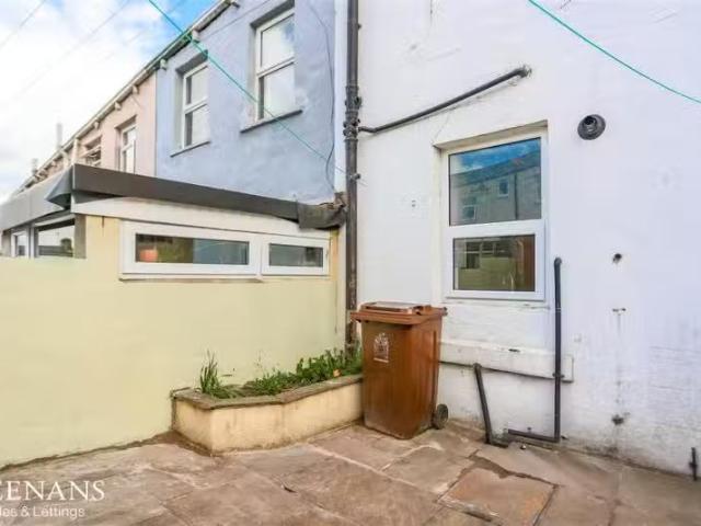 2 bedroom terraced house for rent in South Street, Accrington.