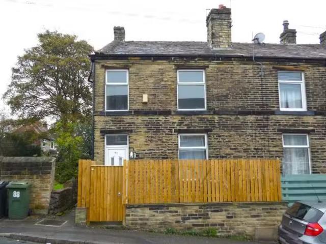 2 bedroom terraced house for rent in South Parade, Cleckheaton.