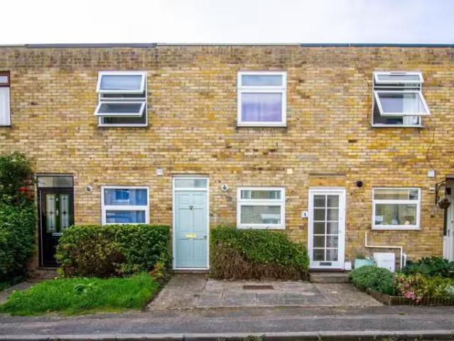2 bedroom terraced house for rent in St. Lukes Mews, Cambridge.
