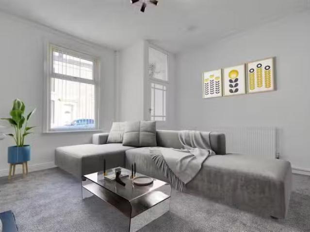 2 bedroom terraced house for rent in Suffolk Street, Blackburn.