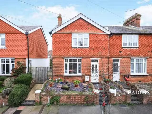 2 bedroom terraced house for rent in Summerdown Road, BN20
