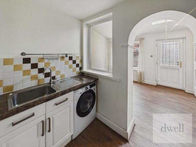 2 bedroom terraced house for rent in Parnaby Avenue, Belle Isle, Leeds, LS10